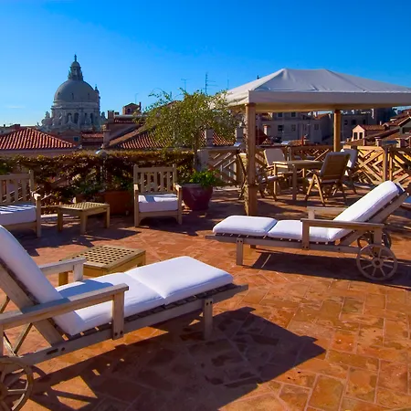 Hotel Saturnia&International 
